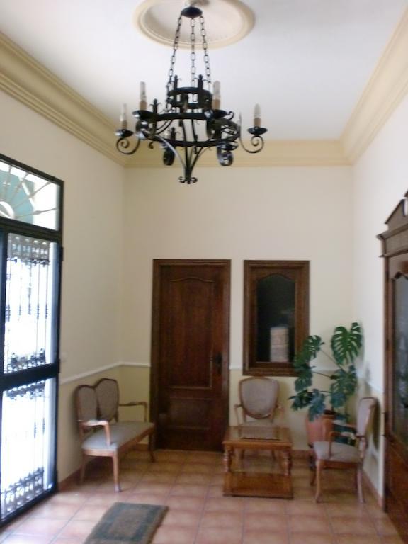Hostal Las Tres Jotas Alcaracejos Esterno foto