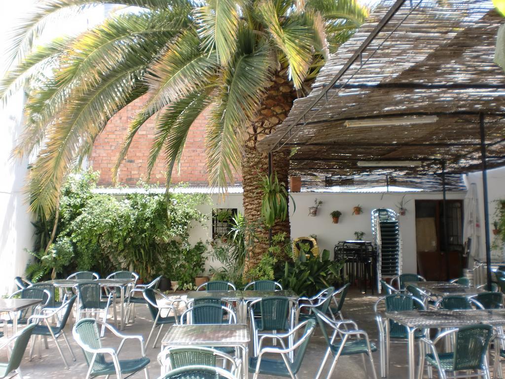Hostal Las Tres Jotas Alcaracejos Esterno foto