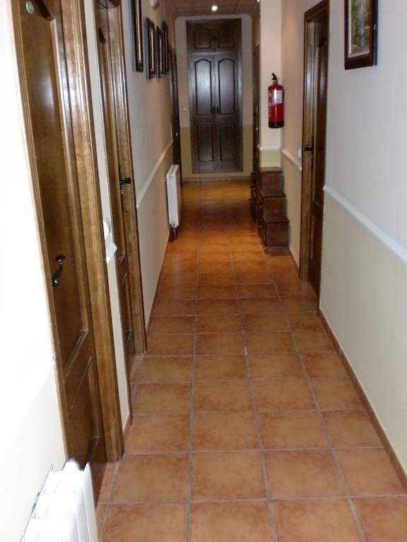 Hostal Las Tres Jotas Alcaracejos Esterno foto