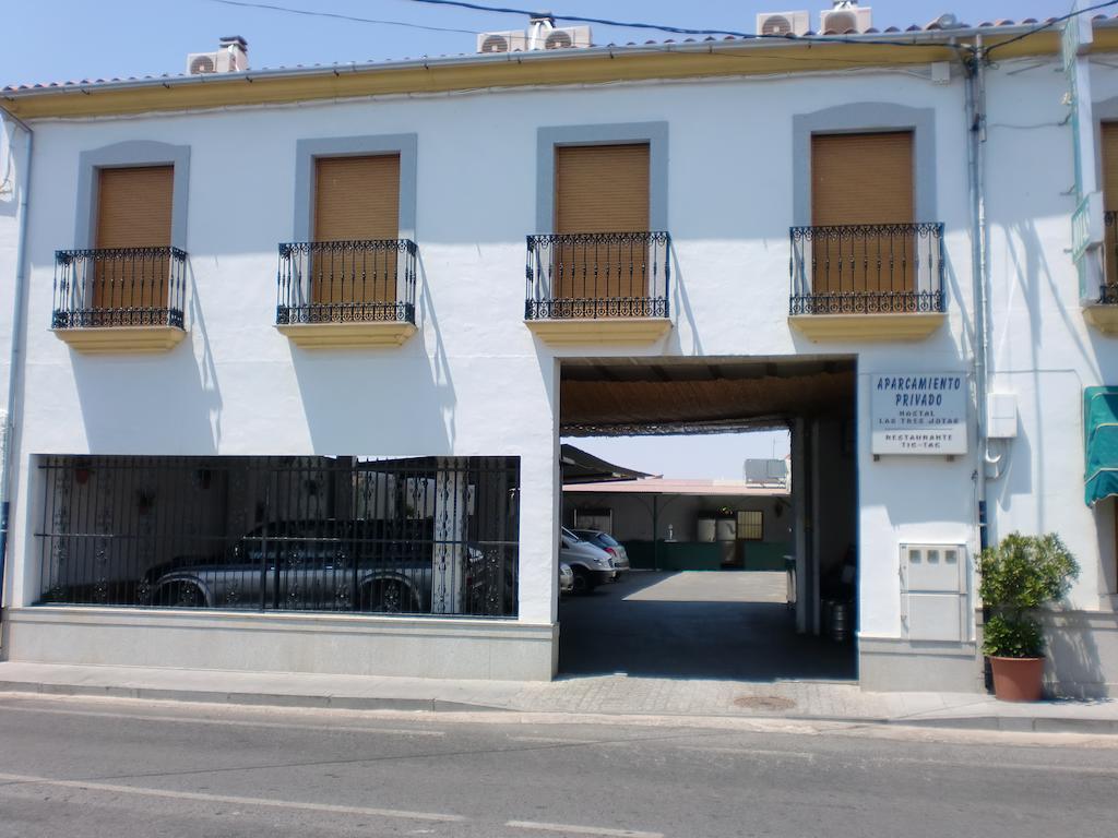 Hostal Las Tres Jotas Alcaracejos Esterno foto