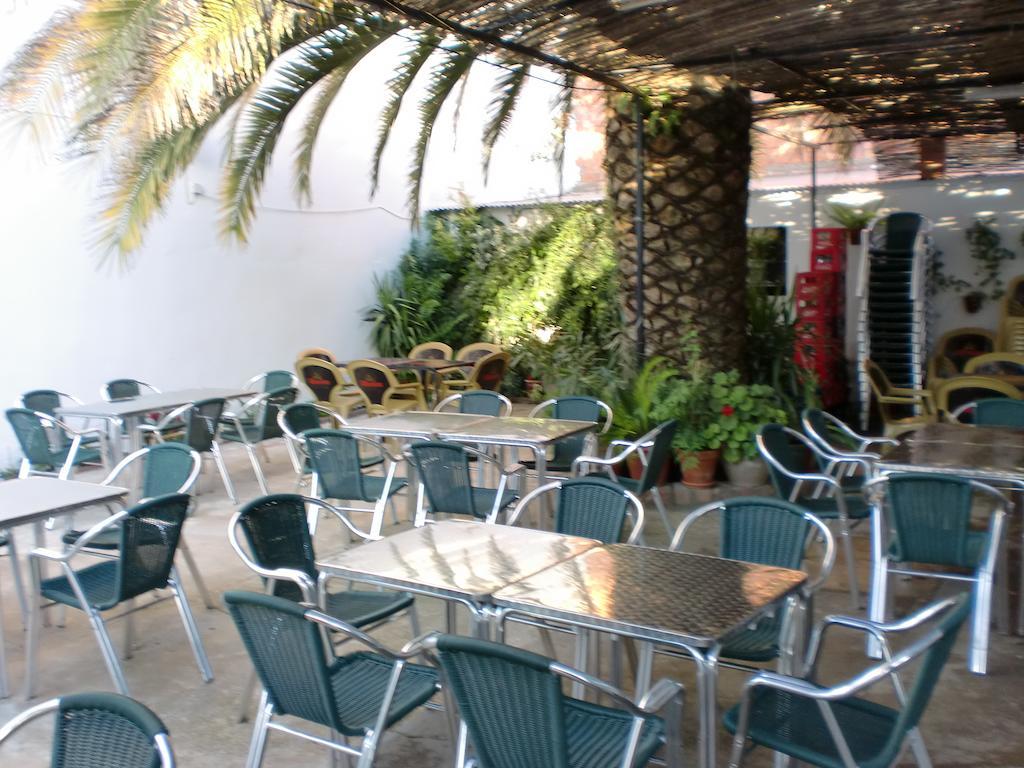 Hostal Las Tres Jotas Alcaracejos Esterno foto