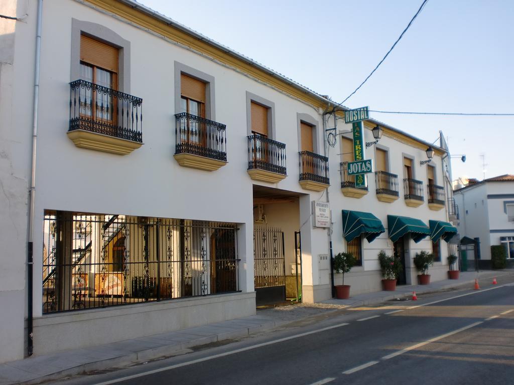 Hostal Las Tres Jotas Alcaracejos Esterno foto