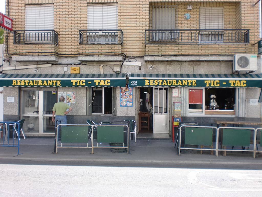Hostal Las Tres Jotas Alcaracejos Esterno foto